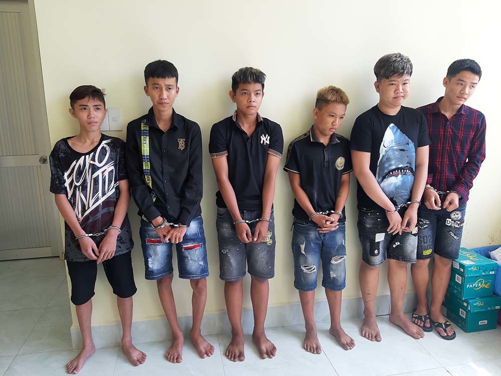 Bắt khẩn cấp băng cướp nhí đại náo ở miền Tây