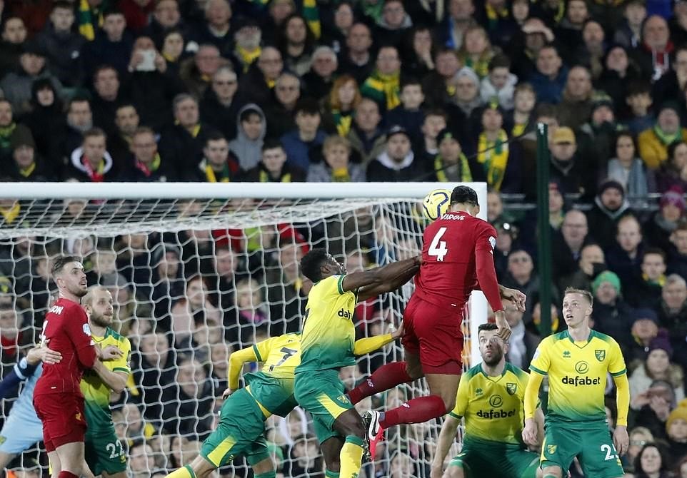 Sadio Mane cán cột mốc 100 bàn, Liverpool nhọc nhằn "vượt cạn" trước đội bét bảng