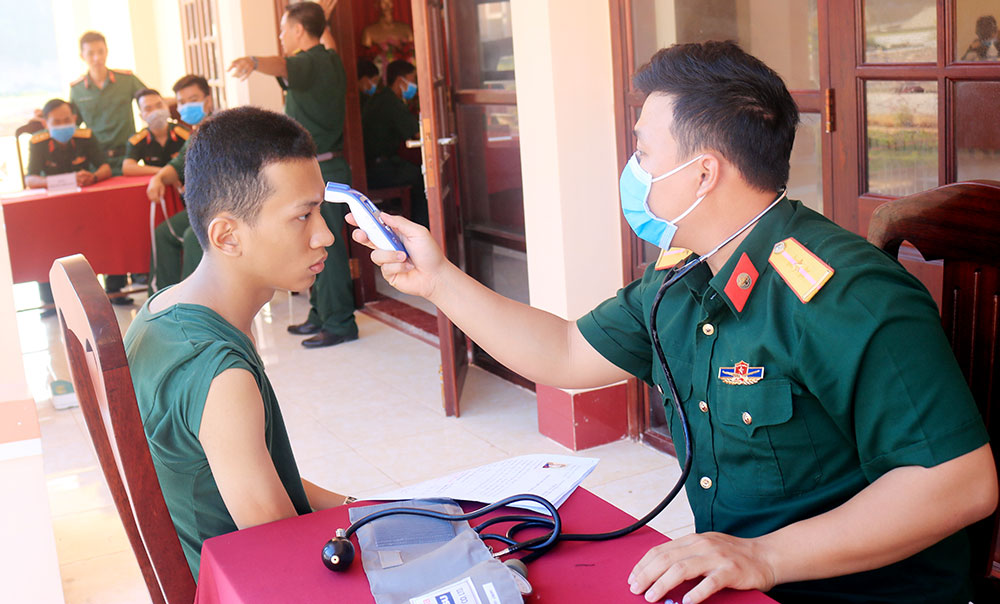 Hoàn thành công tác giao nhận quân tại Lữ đoàn 950