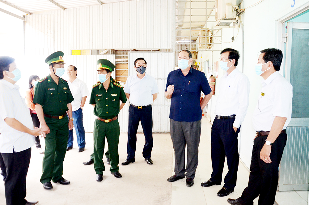 Chủ tịch UBND tỉnh An Giang Nguyễn Thanh Bình kiểm tra công tác phòng, chống dịch bệnh Covid-19 ở các huyện biên giới