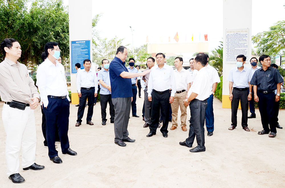 Chủ tịch UBND tỉnh An Giang Nguyễn Thanh Bình kiểm tra công tác phòng, chống dịch bệnh Covid-19 ở các huyện biên giới