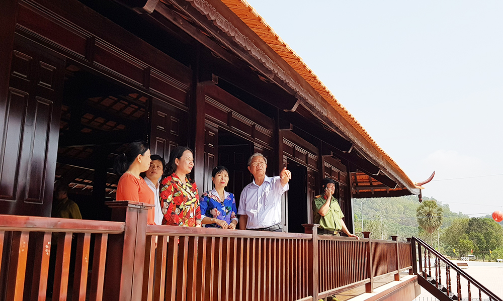 Bí thư Tỉnh ủy An Giang làm việc với huyện Tri Tôn công tác chuẩn bị Đại hội Đảng Bí thư Tỉnh ủy làm việc với huyện Tri Tôn công tác chuẩn bị Đại hội Đảng
