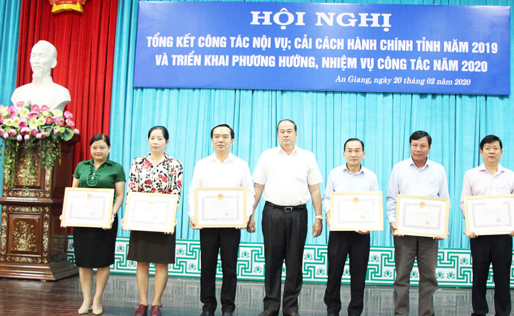 Tăng cường thanh, kiểm tra, xử lý nghiêm các sai phạm trong công tác cán bộ, quy hoạch, đề bạt, bổ nhiệm