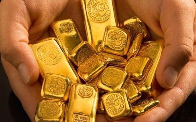 Giá vàng thế giới chạm mức cao nhất trong 7 năm