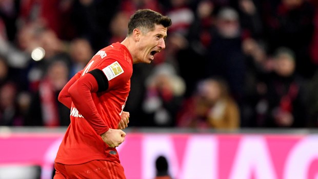 Bayern Munich vất vả giành chiến thắng trước đội cuối bảng