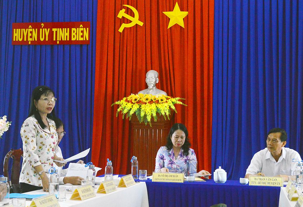 Bí thư Tỉnh ủy An Giang Võ Thị Ánh Xuân làm việc với Huyện ủy Tịnh Biên