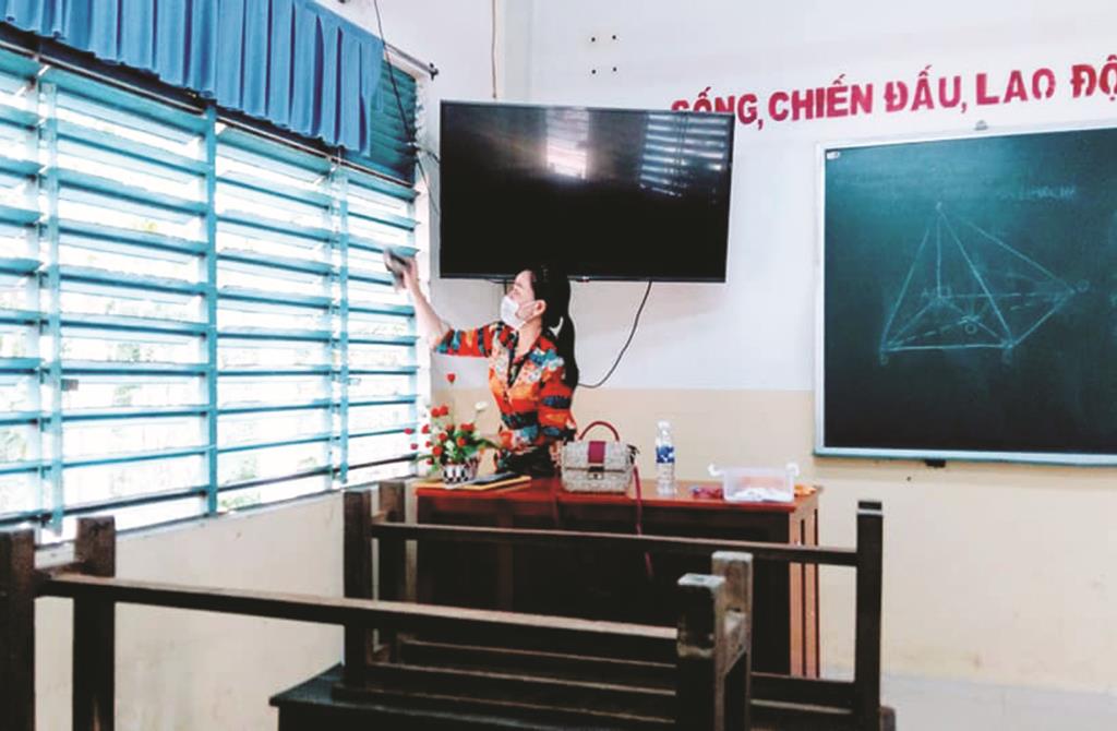 Giáo viên nghỉ dịch bệnh covid-19, làm gì?