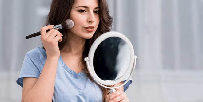 Mách bạn bí quyết trang điểm khi có nếp nhăn