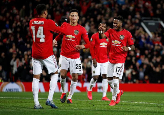 Nhận lá thăm may mắn, Man United thành ứng viên vô địch