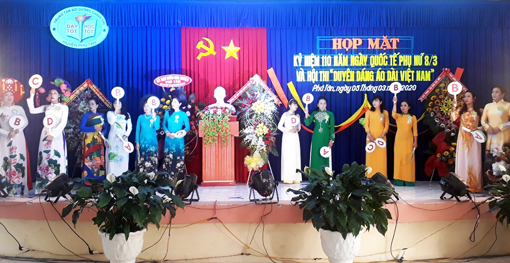 Phú Tân tổ chức hội thi “Duyên dáng áo dài Việt Nam”