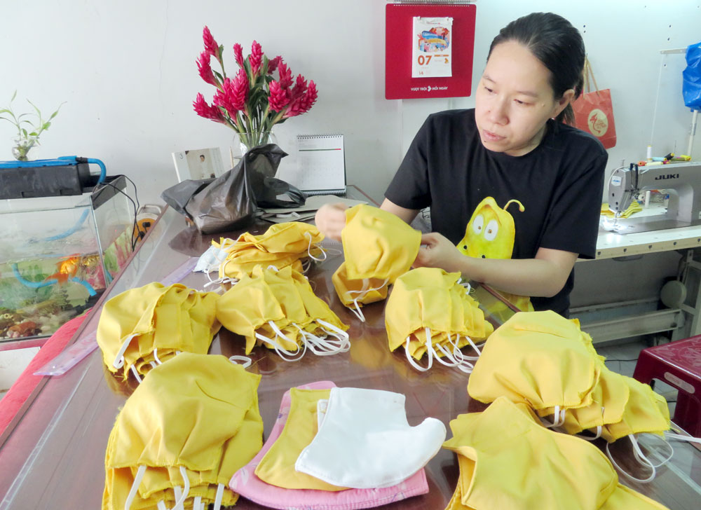An Giang: May khẩu trang vải phát miễn phí cho cộng đồng