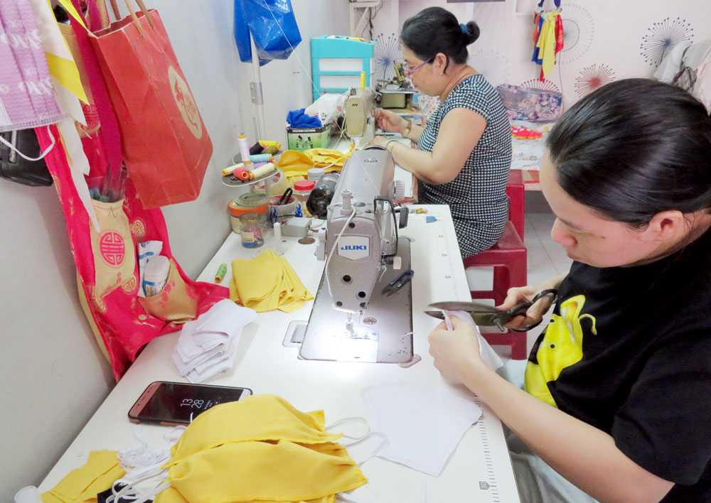 An Giang: May khẩu trang vải phát miễn phí cho cộng đồng