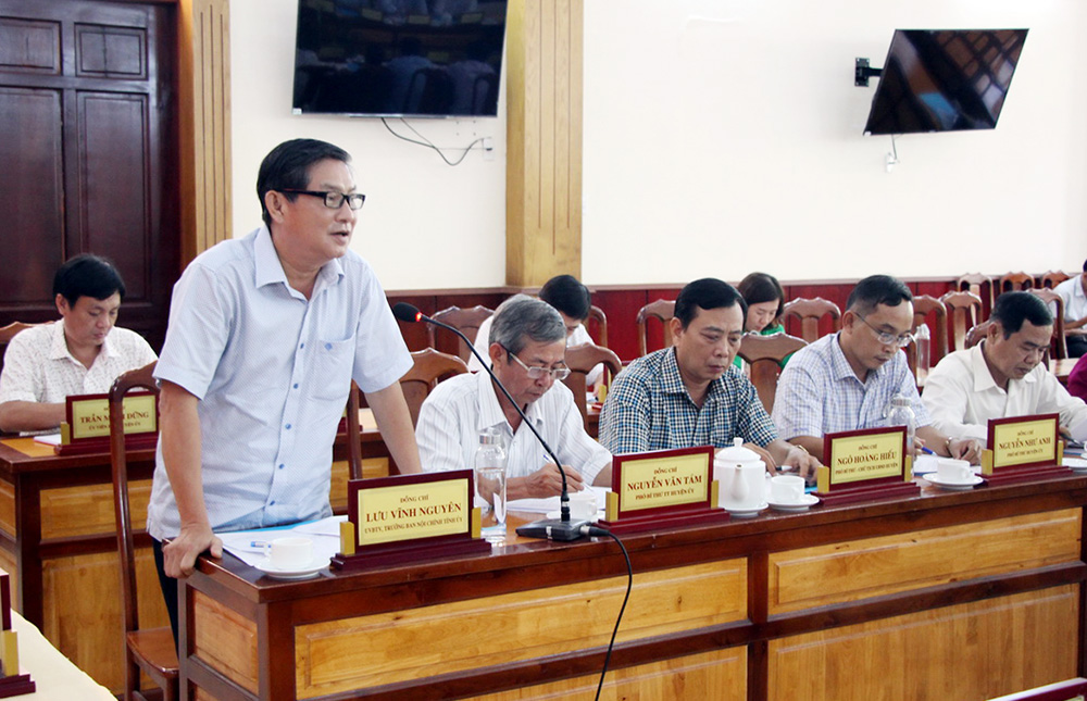 Phó Bí thư Thường trực Tỉnh ủy Võ Anh Kiệt kiểm tra công tác chuẩn bị Đại hội Đảng của huyện Chợ Mới