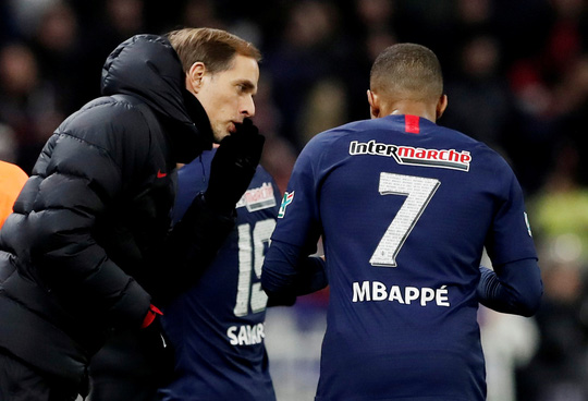 Mbappe "thở phào" khi âm tính với SARS-CoV-2