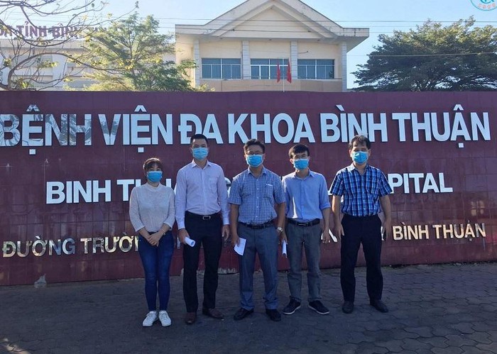 Bác sĩ Chợ Rẫy lên đường trong đêm đến điểm dịch Covid-19 ở Bình Thuận