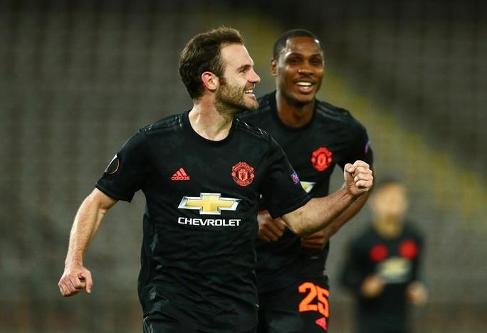Đại náo đất Áo, Man United cầm chắc vé tứ kết Europa League
