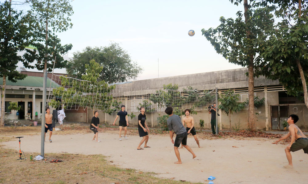 Nhịp sống bình yên tại khu cách ly Trường Quân sự tỉnh An Giang