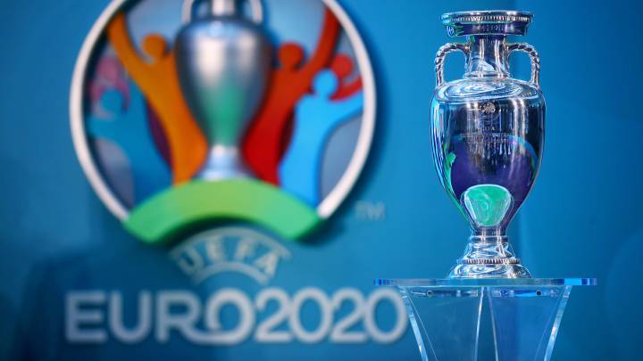 UEFA xem xét dời Euro 2020 sang tháng 12