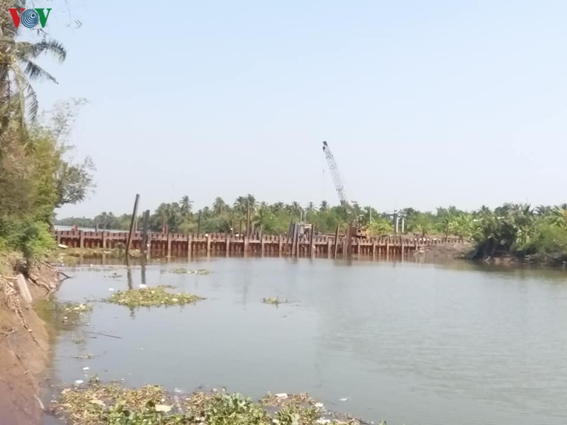 Chính quyền và người dân vùng ĐBSCL “ứng phó” với hạn mặn