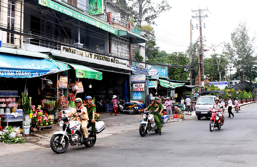 Châu Đốc phát động phong trào thi đua đảm bảo trật tự an toàn giao thông Châu Đốc phát động phong trào thi đua đảm bảo trật tự an toàn giao thông
