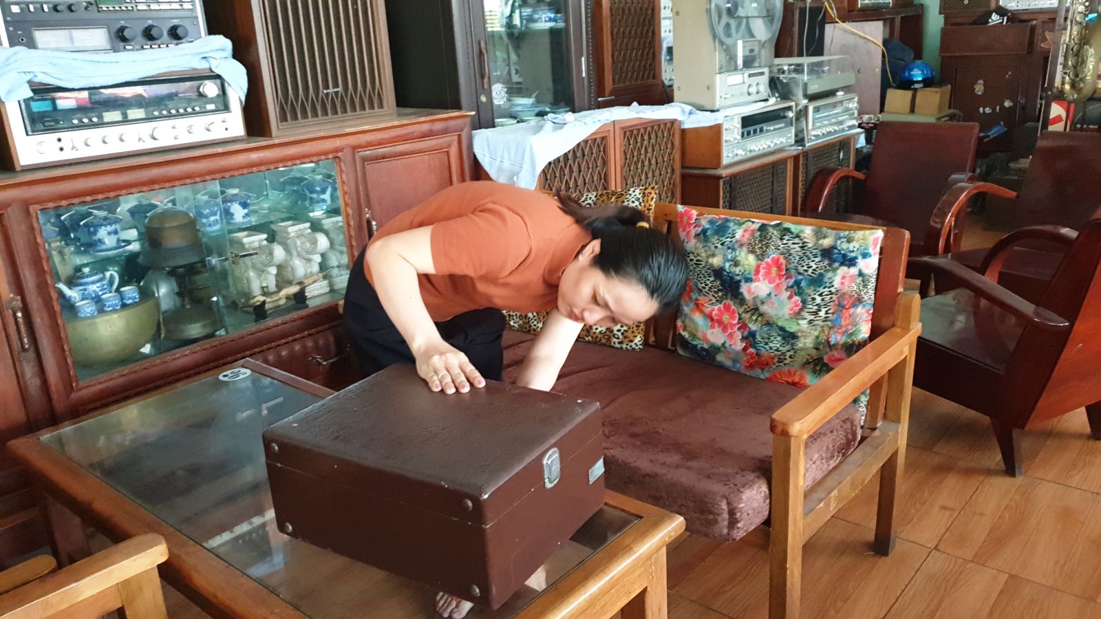 Bộ sưu tập máy nghe nhạc xưa độc đáo tại miền Tây