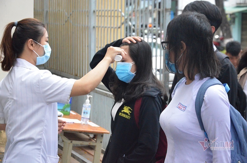 "Kịch bản" nào cho học sinh lớp 9 và 12 trong thời gian còn lại của năm học?