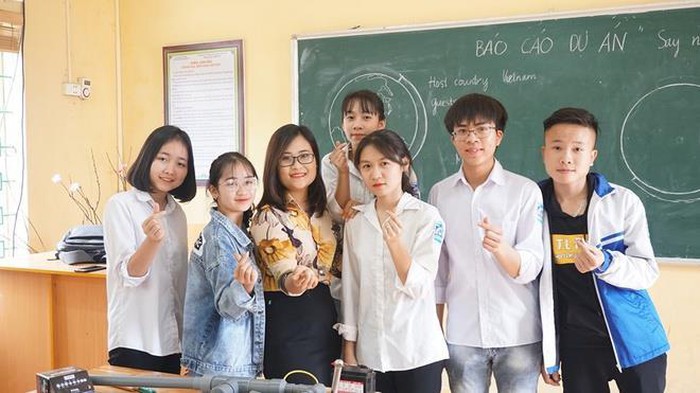 Bộ trưởng GD&ĐT chúc mừng cô giáo Mường trong top 50 giáo viên toàn cầu