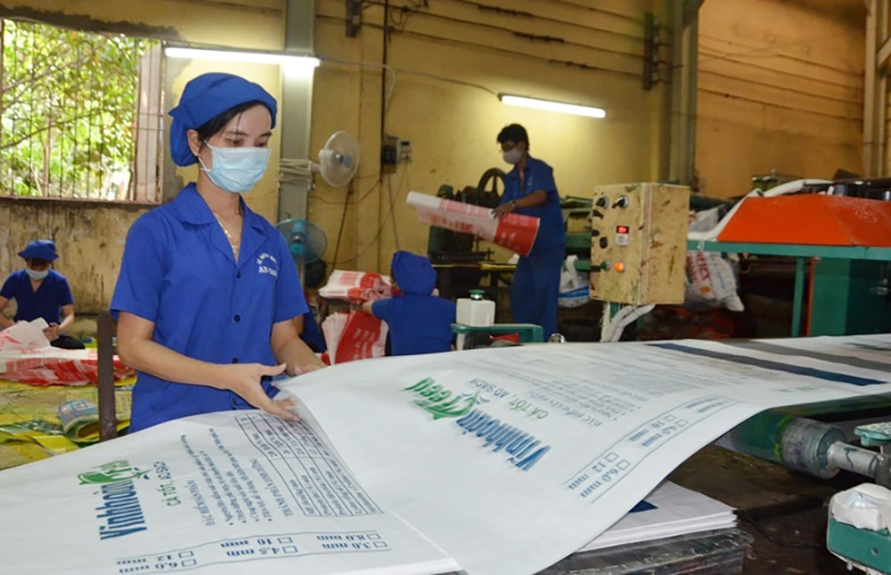 Doanh nghiệp đối mặt nhiều khó khăn do dịch bệnh Covid-19