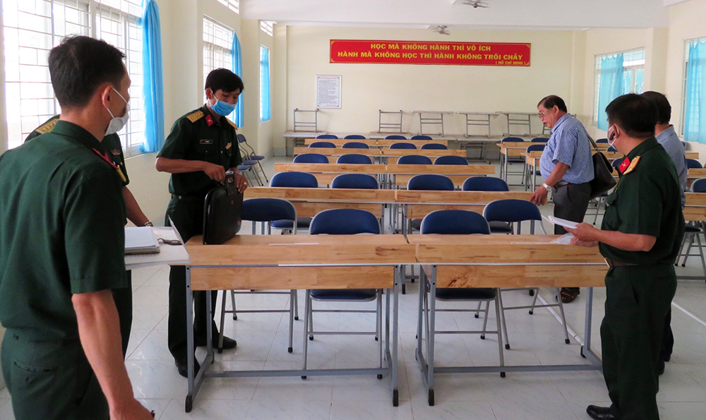 Phú Tân kiểm tra điểm dự phòng cách ly phòng dịch bệnh Covid-19 Phú Tân kiểm tra điểm dự phòng cách ly phòng dịch bệnh Covid-19