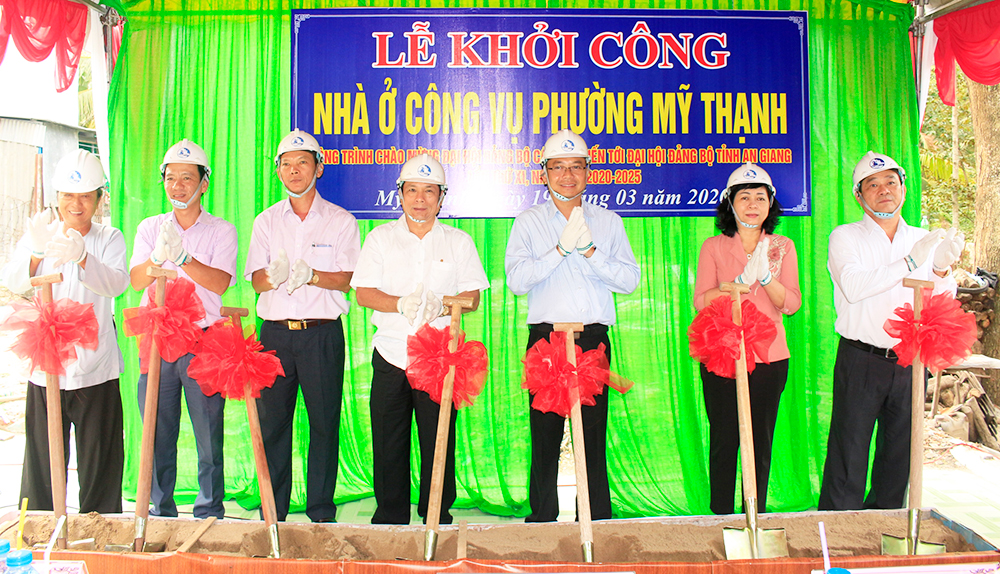 Khởi công xây dựng cầu và khu nhà ở công vụ phường Mỹ Thạnh Khởi công xây dựng cầu và khu nhà ở công vụ phường Mỹ Thạnh