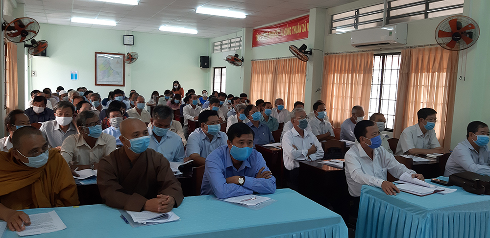 Châu Phú lấy ý kiến nhân dân dự thảo Báo cáo chính trị Đại hội đại biểu Đảng bộ huyện và các văn kiện trình đại hội XIII của Đảng Châu Phú lấy ý kiến nhân dân dự thảo Báo cáo chính trị Đại hội đại biểu Đảng bộ huyện và các văn kiện trình đại hội XIII của Đảng