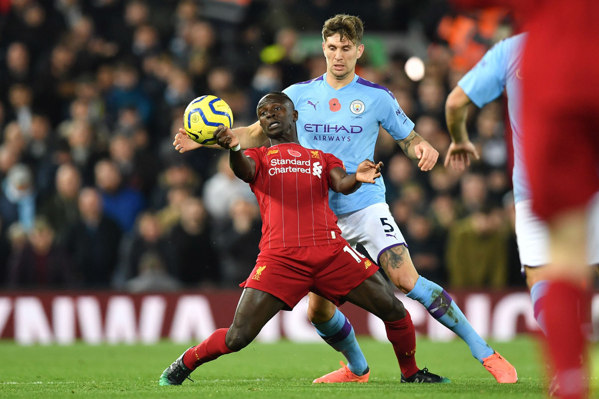 Premier League không hủy: Lợi ích kinh tế và nụ cười Liverpool