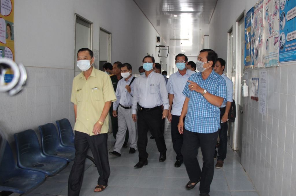 Phó Bí thư Thường trực Tỉnh ủy An Giang Võ Anh Kiệt kiểm tra công tác phòng, chống dịch Covid-19 tại Chợ Mới và Phú Tân