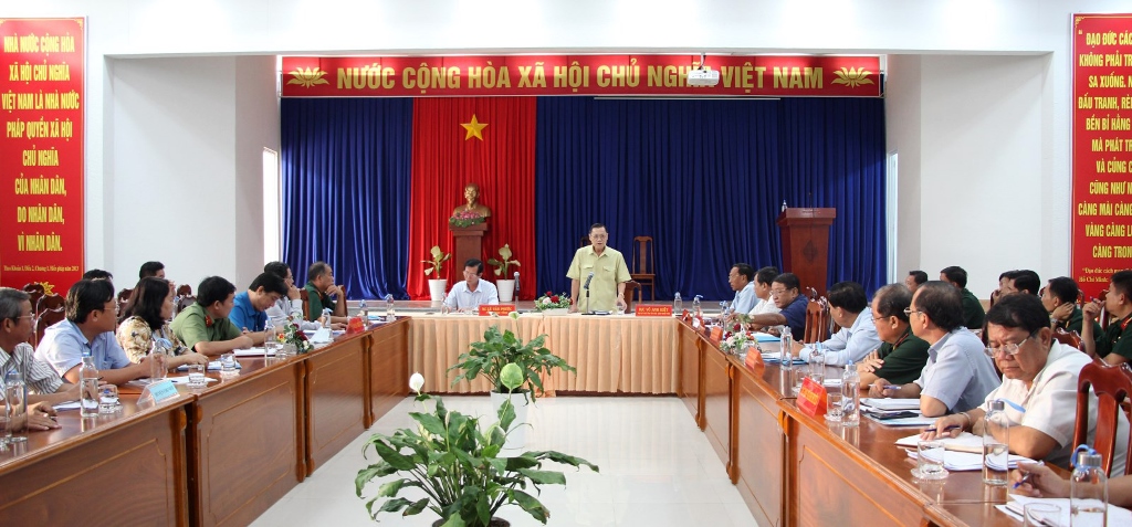 Phó Bí thư Thường trực Tỉnh ủy An Giang Võ Anh Kiệt kiểm tra công tác phòng, chống dịch Covid-19 tại Chợ Mới và Phú Tân