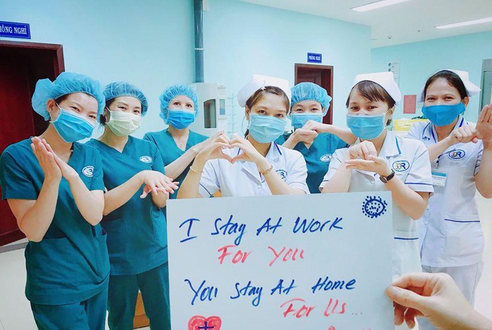 Những thông điệp chống dịch COVID-19 đầy tâm huyết của những 'chiến sĩ' ngành y