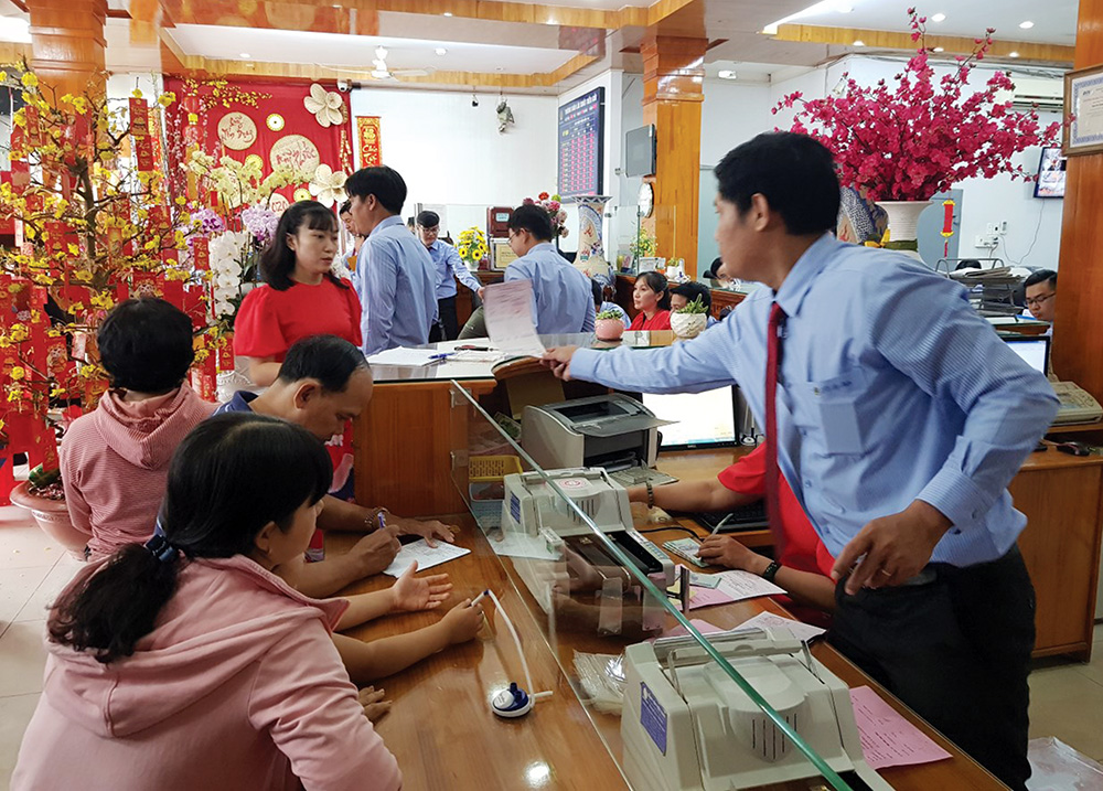 Nhìn lại hoạt động tín dụng