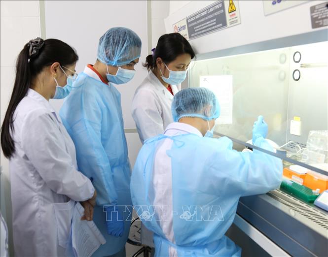 Bộ Y tế hướng dẫn việc xét nghiệm COVID-19 tại các cơ sở có phòng xét nghiệm