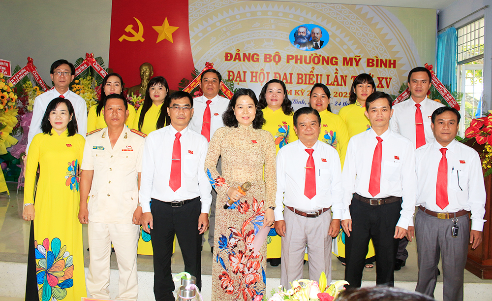 Long Xuyên: Tổ chức thành công Đại hội Đảng bộ điểm Long Xuyên: Tổ chức thành công Đại hội Đảng bộ điểm
