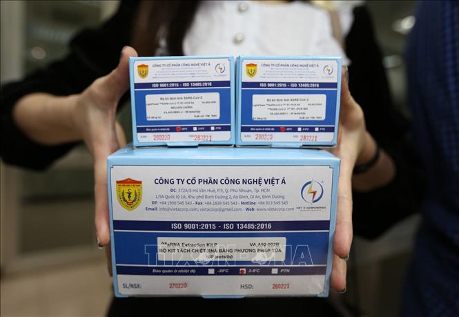 Bộ GD&ĐT sẽ khen thưởng các nhóm nghiên cứu sản phẩm phòng chống dịch COVID-19