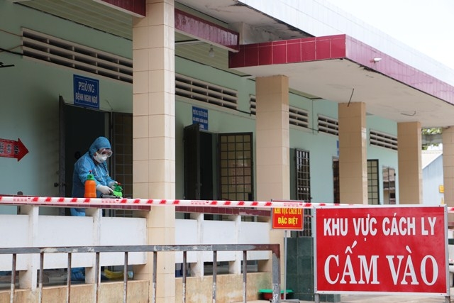 Bến Tre cách ly tập trung 17 người tiếp xúc gần ca mắc Covid-19