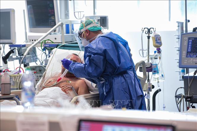 Diễn biến dịch COVID-19 tại những điểm nóng nhất thế giới