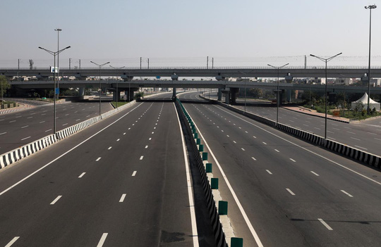 Covid-19: Phong tỏa 1,3 tỉ dân trong 3 tuần, Ấn Độ có trụ nổi?
