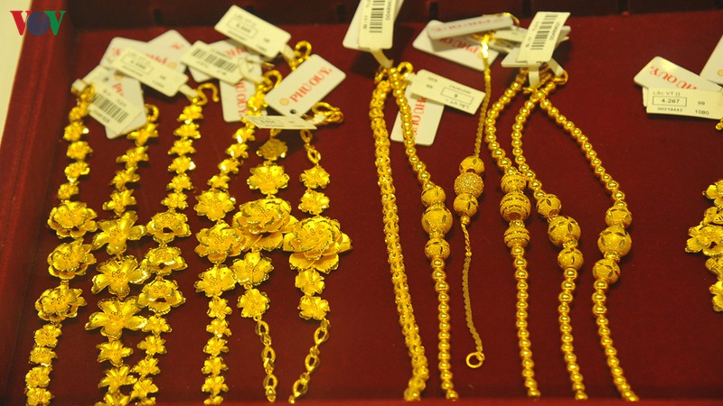 Giá vàng thế giới tăng mạnh