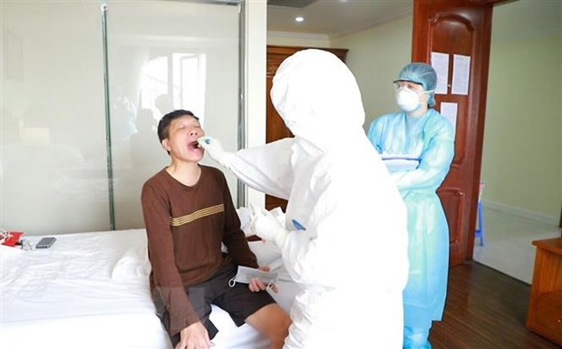 Tăng cường kiểm soát nhiễm khuẩn và chống lây nhiễm cho nhân viên y tế