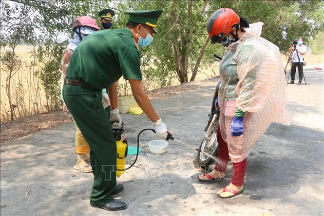 Biên phòng Long An quyết tâm đẩy lùi dịch COVID-19