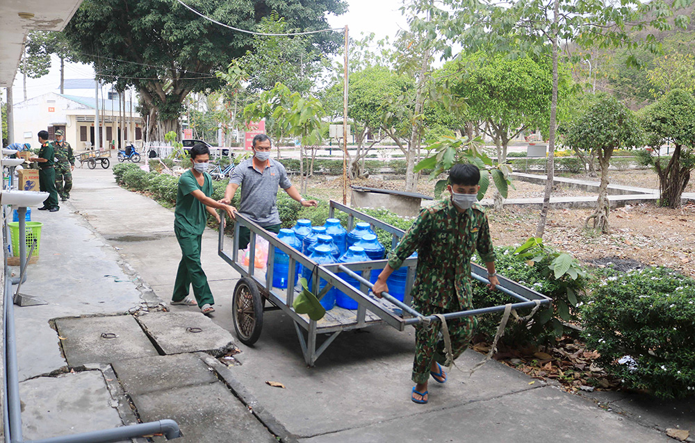 “Cuộc chiến” 336 giờ - Kỳ 1: Một ngày rất khác