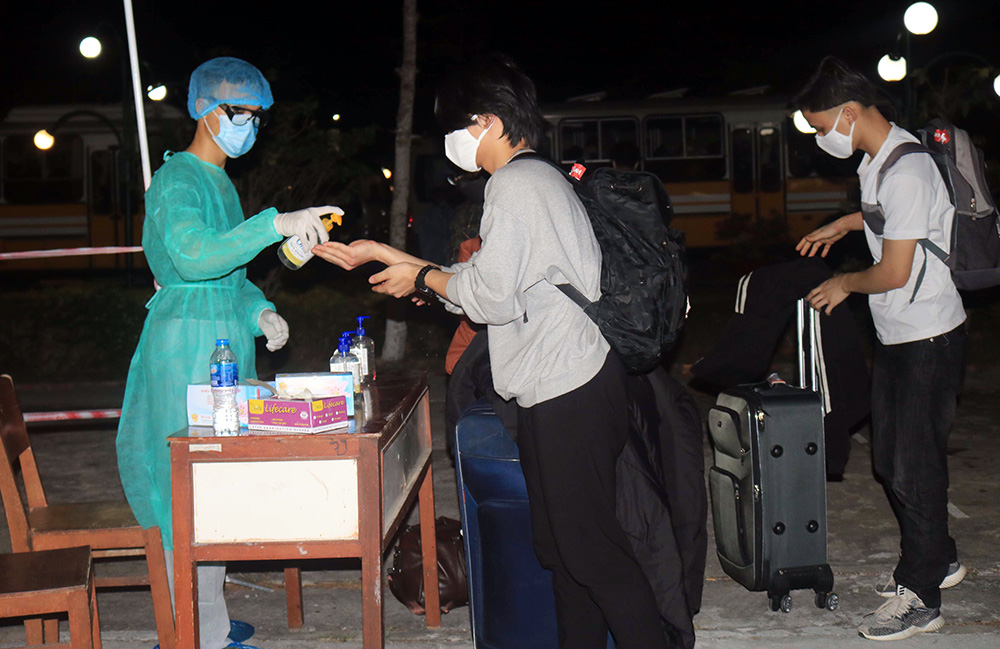 “Cuộc chiến” 336 giờ - Kỳ 1: Một ngày rất khác