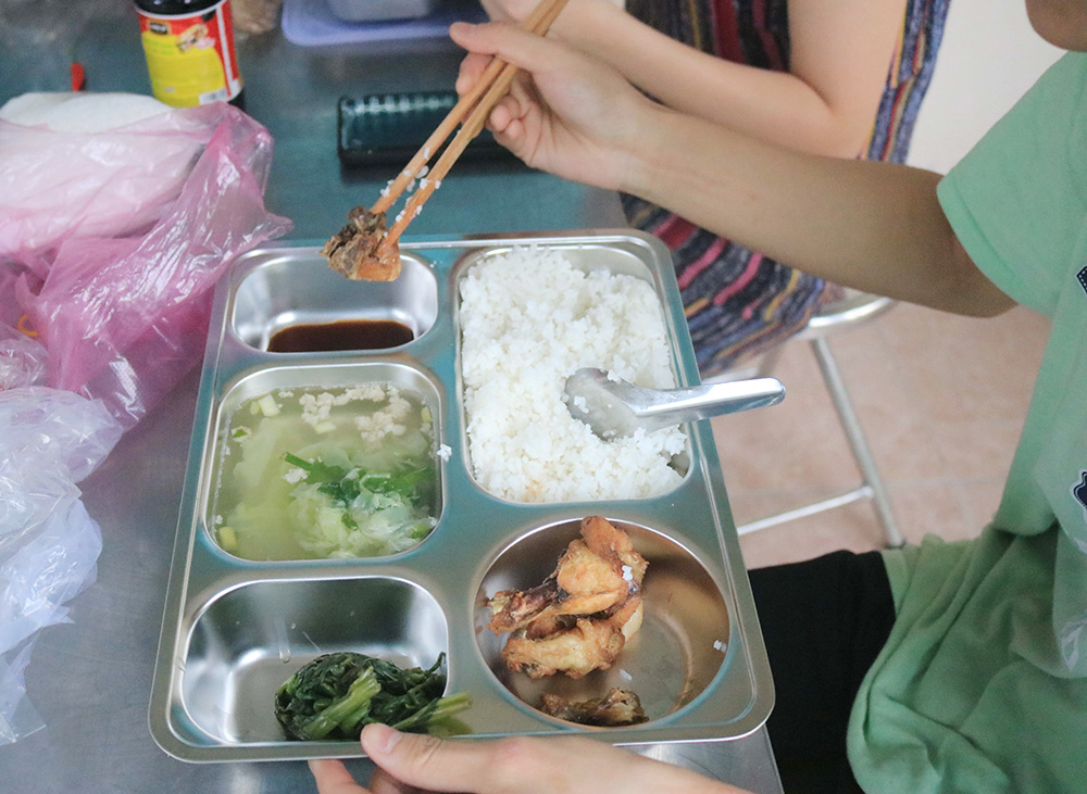 “Cuộc chiến” 336 giờ - Kỳ 2: Những bước chân tất bật