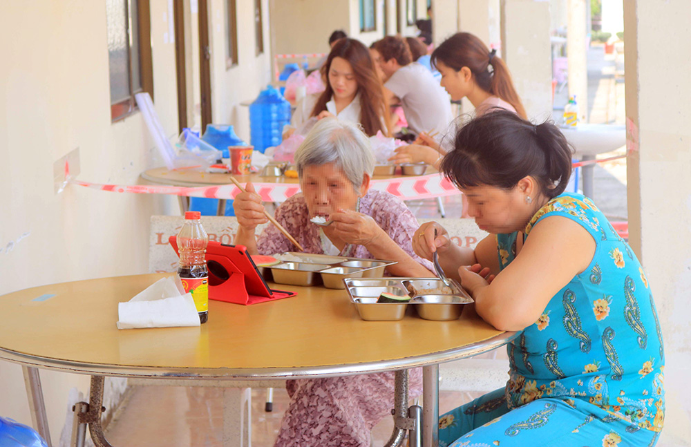 “Cuộc chiến” 336 giờ - Kỳ 3: Tiếng cười trở lại