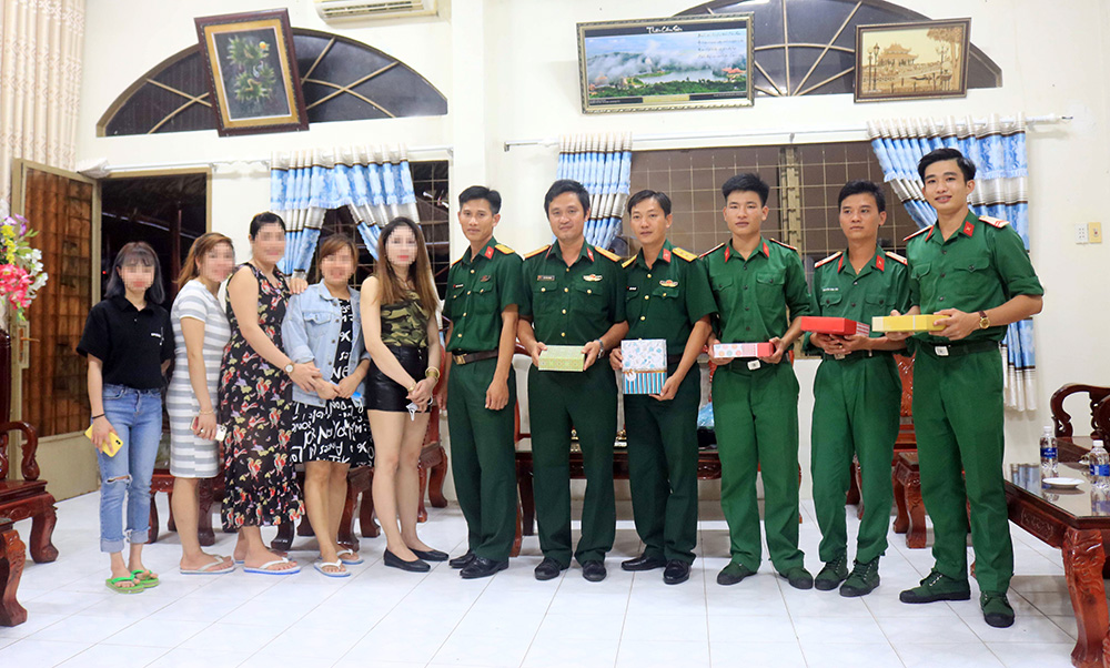 “Cuộc chiến” 336 giờ - Kỳ 4: Những món quà đặc biệt